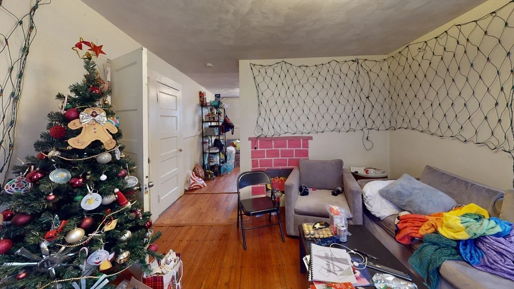 2 bed, 1 bath apartment for rent at 9R Winship Unit A, Brighton — photo 4 of 10