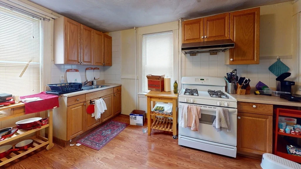 2 bed, 1 bath apartment for rent at 9R Winship Unit A, Brighton — photo 2 of 10