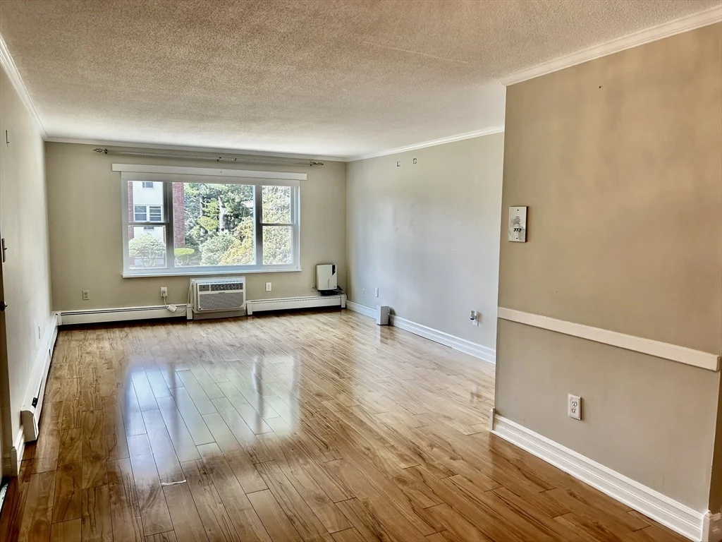 1 bed, 1 bath apartment for rent at B2 Colonial Dr Unit 4, Andover — photo 2 of 19