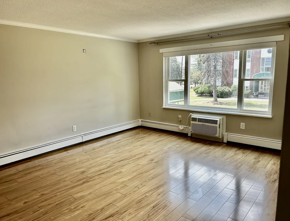 1 bed, 1 bath apartment for rent at B2 Colonial Dr Unit 4, Andover — photo 4 of 19