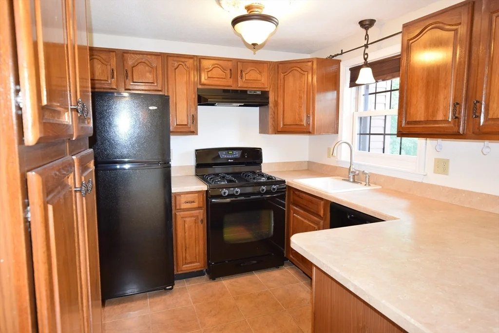 2 bed, 1 bath apartment for rent at C4 Scotty Hollow Dr Unit C4, North Chelmsford — photo 3 of 29