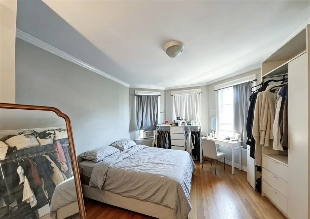 3 bed, 1 bath apartment for rent at R39 Newport St Unit 1, Dorchester — photo 5 of 6